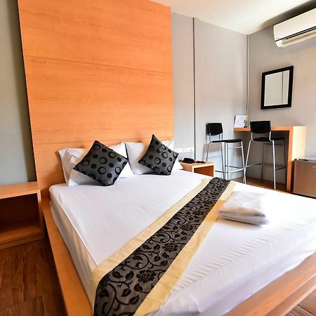 Love Box Resort Bangkok Buitenkant foto
