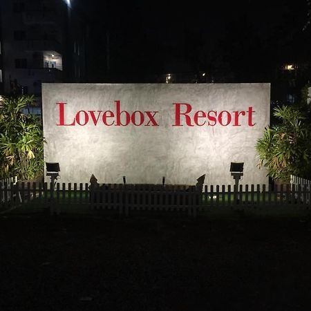 Love Box Resort Bangkok Buitenkant foto