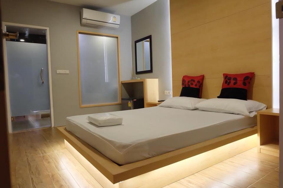 Love Box Resort Bangkok Buitenkant foto