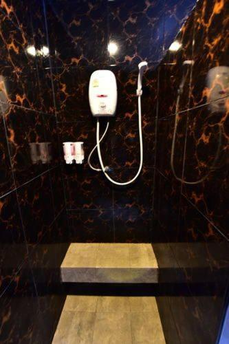 Love Box Resort Bangkok Buitenkant foto